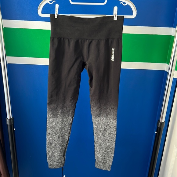NWT Gymshark Adapt ombré seamless leggings, black/grey- S - Picture 1 of 3
